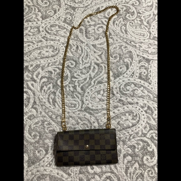 Louis Vuitton Handbag - Picture 2 of 9